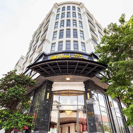Silk Hong Ha Airport Hotel Ho Chi Minh City Exterior photo