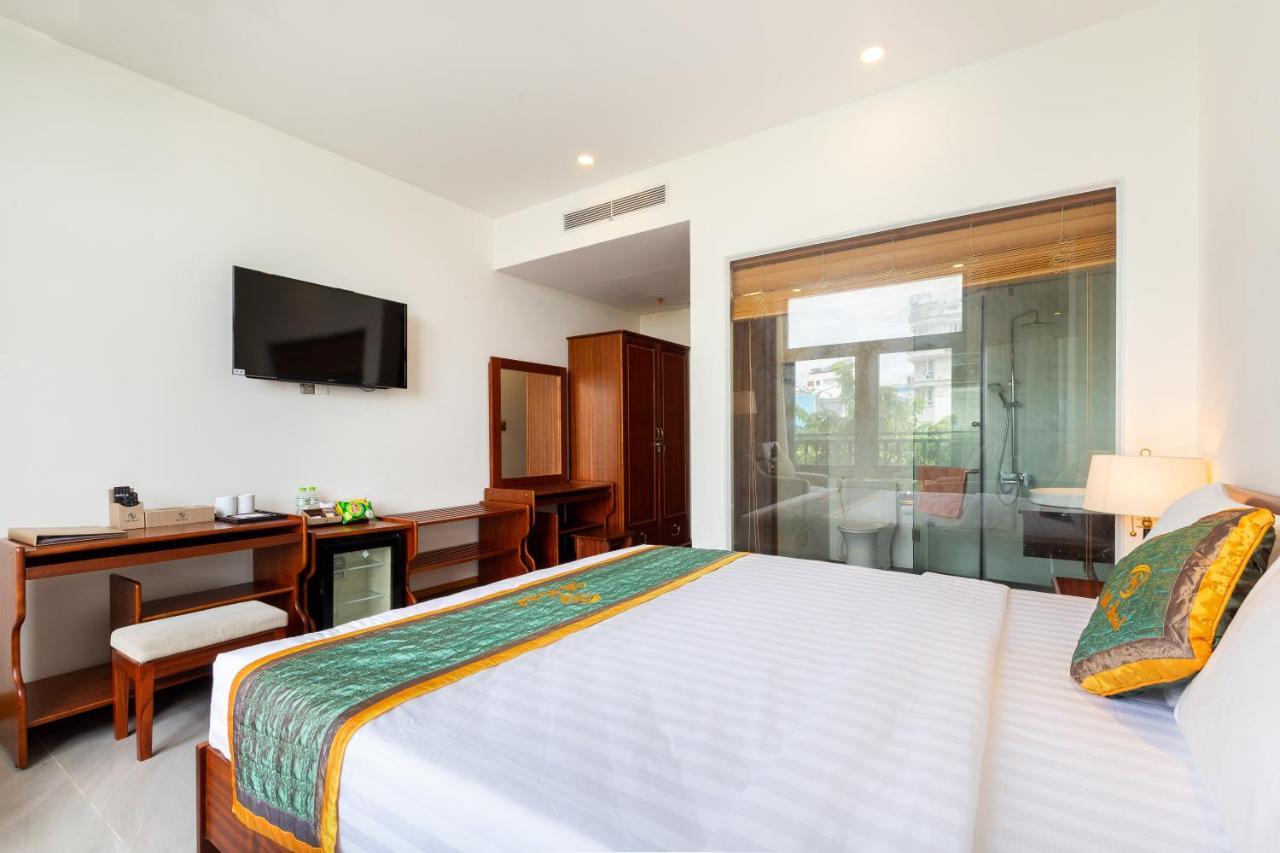 Silk Hong Ha Airport Hotel Ho Chi Minh City Exterior photo
