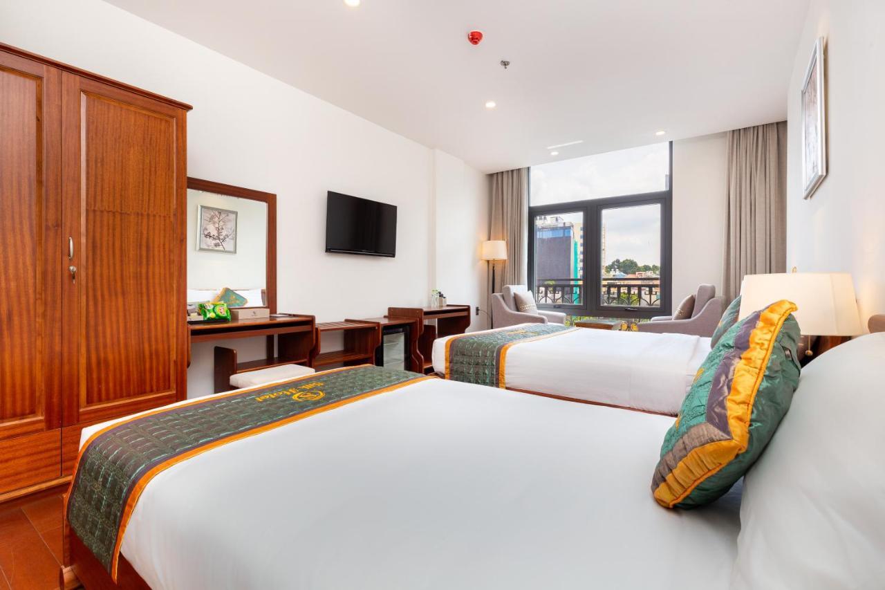 Silk Hong Ha Airport Hotel Ho Chi Minh City Exterior photo