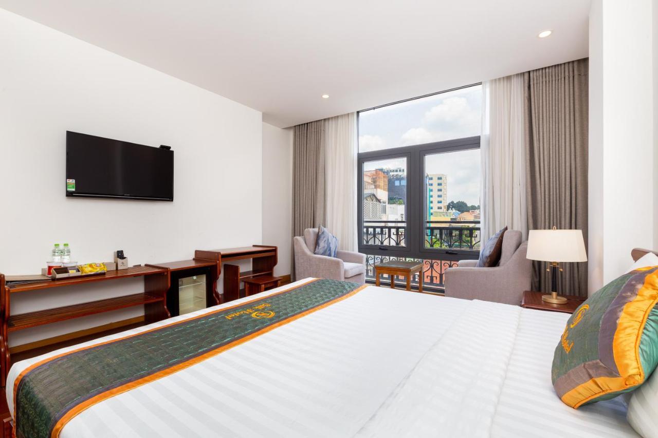 Silk Hong Ha Airport Hotel Ho Chi Minh City Exterior photo