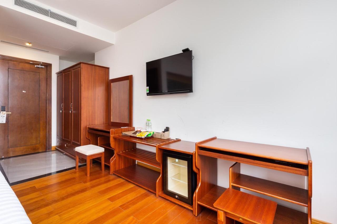 Silk Hong Ha Airport Hotel Ho Chi Minh City Exterior photo