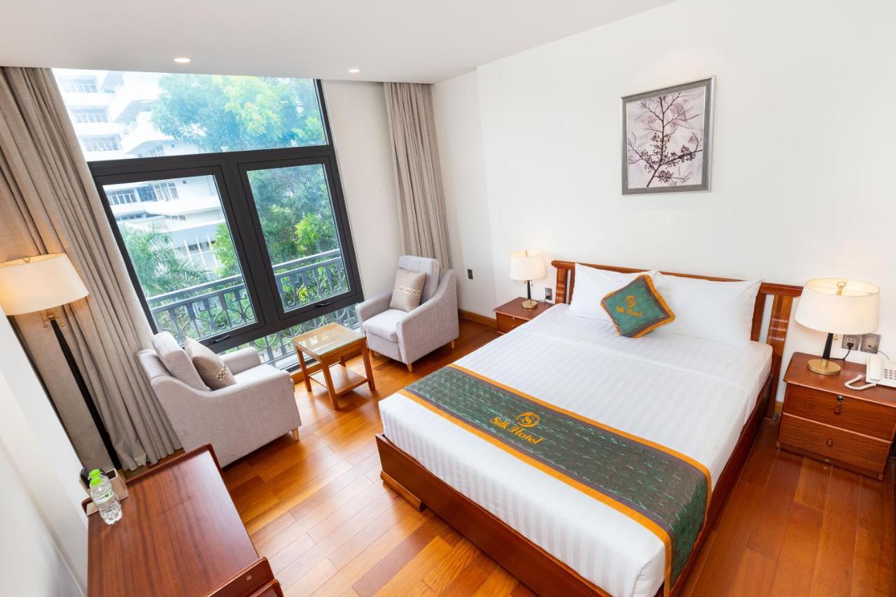 Silk Hong Ha Airport Hotel Ho Chi Minh City Exterior photo
